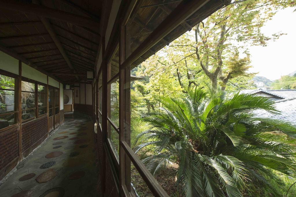 Hotel Nanzanso Izunokuni Buitenkant foto